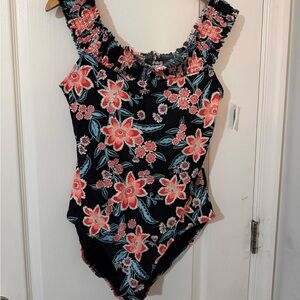 NWT Old Navy Floral one piece swimsuit XL